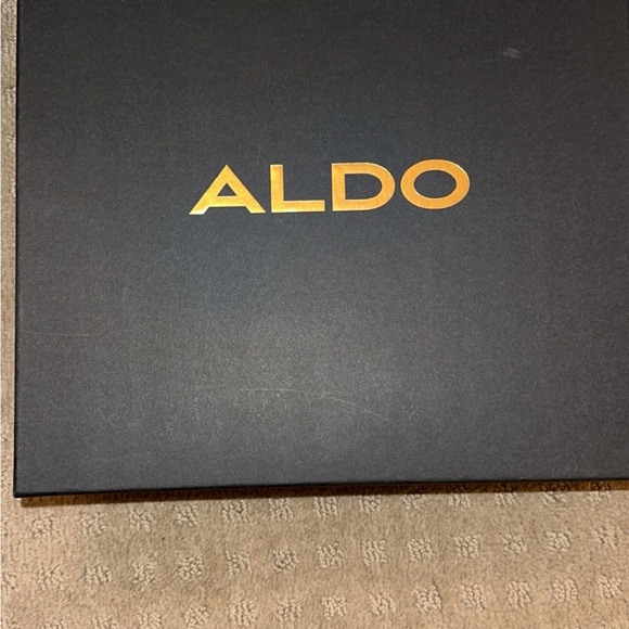 Brand New petite ALDO handbag. Includes shoulder strap and matching card holder. - Picture 3 of 5